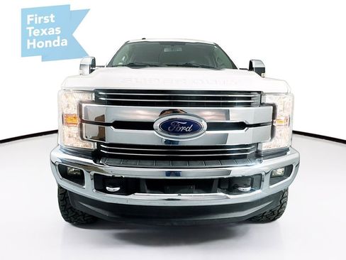 Used 2018 Ford F250 Lariat w/ Chrome Package image 2