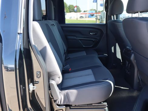 Used 2023 Nissan Titan SV w/ SV Convenience Package AWD/4WD image 11