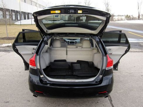 Used 2012 Toyota Venza XLE image 30