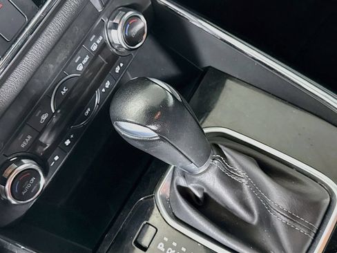 Used 2018 MAZDA CX-9 Sport FWD image 16