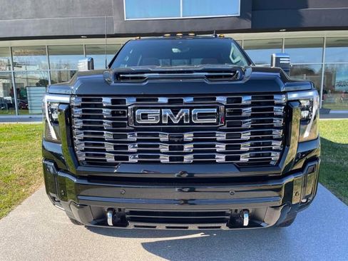 New 2026 GMC Sierra 3500 Denali Ultimate w/ LPO, Black Badging Package image 8