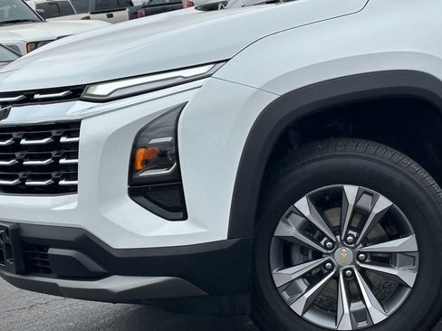 Used 2026 Chevrolet Equinox LT image 3