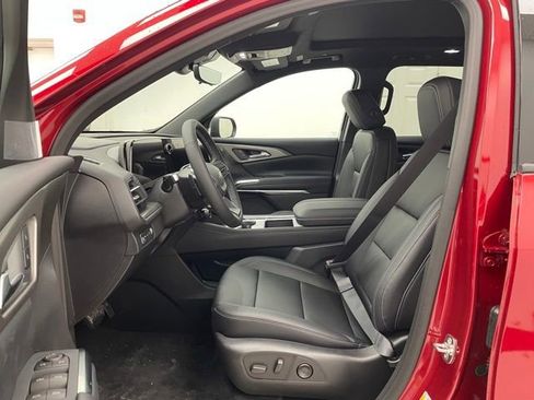 New 2026 Chevrolet Traverse LT w/ Sun and Wheel Package AWD/4WD image 9