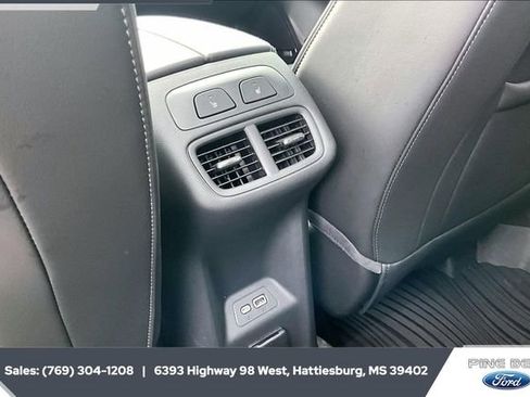 Used 2023 Buick Envision Avenir image 23