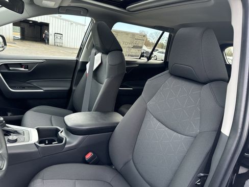 New 2025 Toyota RAV4 XLE w/ Convenience Package AWD/4WD image 14