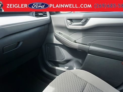 Used 2022 Ford Escape SE w/ Cold Weather Package AWD/4WD image 29