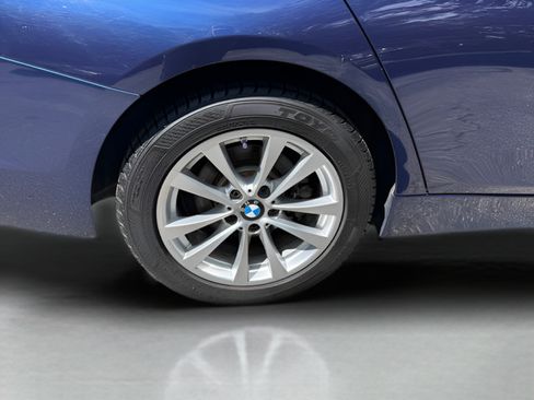 Used 2017 BMW 320i xDrive Sedan AWD/4WD image 27