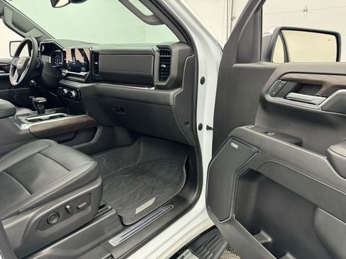 Used 2023 GMC Sierra 1500 SLT w/ SLT Premium Plus Package AWD/4WD image 38