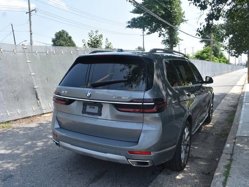 Used 2025 BMW X7 xDrive40i AWD/4WD image 6