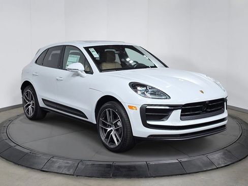 New 2026 Porsche Macan image 9