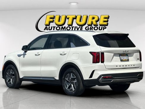 Used 2022 Kia Sorento S FWD image 6