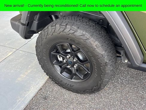 Used 2024 Jeep Wrangler Unlimited AWD/4WD image 29