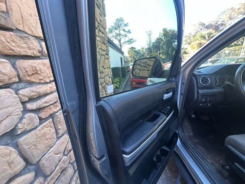 Used 2017 Toyota Tundra SR5 w/ SR5 Upgrade Package image 3