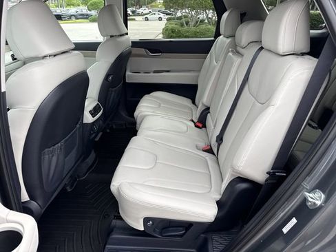 Used 2022 Hyundai Palisade SEL w/ 8P Bench Seat Package FWD image 10
