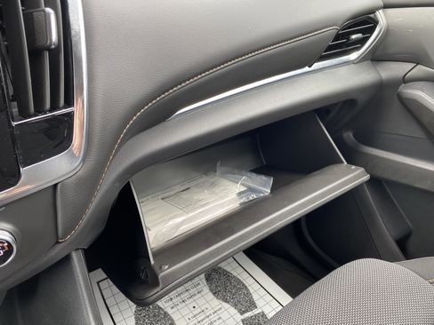 Used 2021 Chevrolet Traverse LT image 30