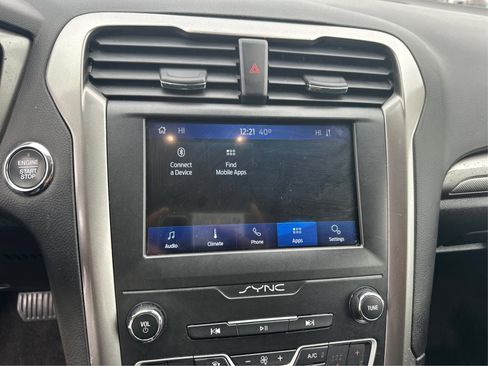 Used 2020 Ford Fusion SE image 41