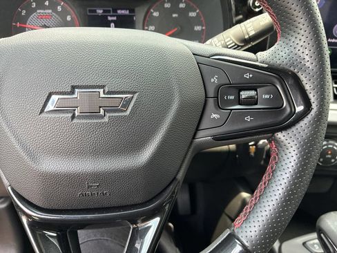 Used 2024 Chevrolet Trax RS FWD image 26