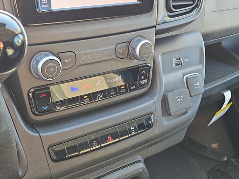 Used 2025 RAM ProMaster 2500 w/ Upfitter's Prep Package FWD image 21