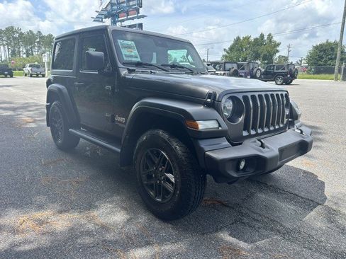 Used 2020 Jeep Wrangler Sport AWD/4WD image 6