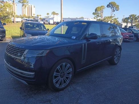 Used 2023 Land Rover Range Rover Long Wheelbase SE AWD/4WD image 2