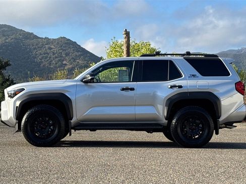 Used 2025 Toyota 4Runner TRD Off-Road Premium image 7
