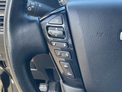 Used 2023 Nissan Armada SL w/ Captain's Chairs Package image 27