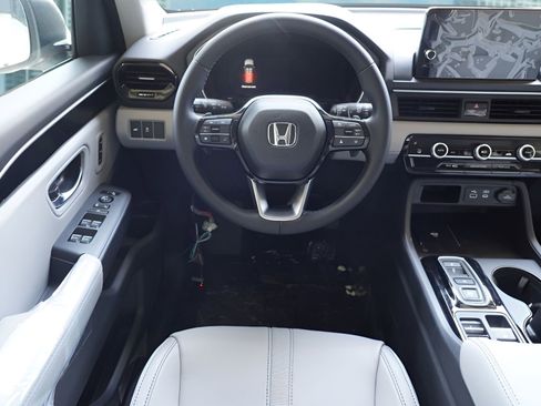 New 2025 Honda Pilot EX-L image 17
