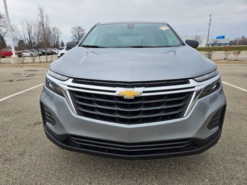 Used 2024 Chevrolet Equinox LS w/ LS Convenience Package image 2