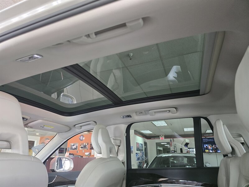 Used 2016 Volvo XC90 T6 Momentum w/ Momentum Plus Package AWD/4WD image 14