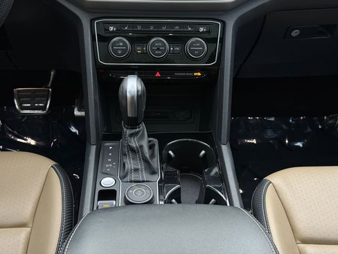 Used 2022 Volkswagen Atlas Cross Sport SEL R-Line w/ Cross Sport MDO Package image 24