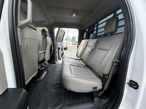 Used 2019 Ford F250 XL w/ Power Equipment Group AWD/4WD image 19