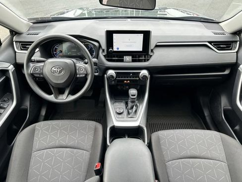 Used 2025 Toyota RAV4 XLE AWD/4WD image 47