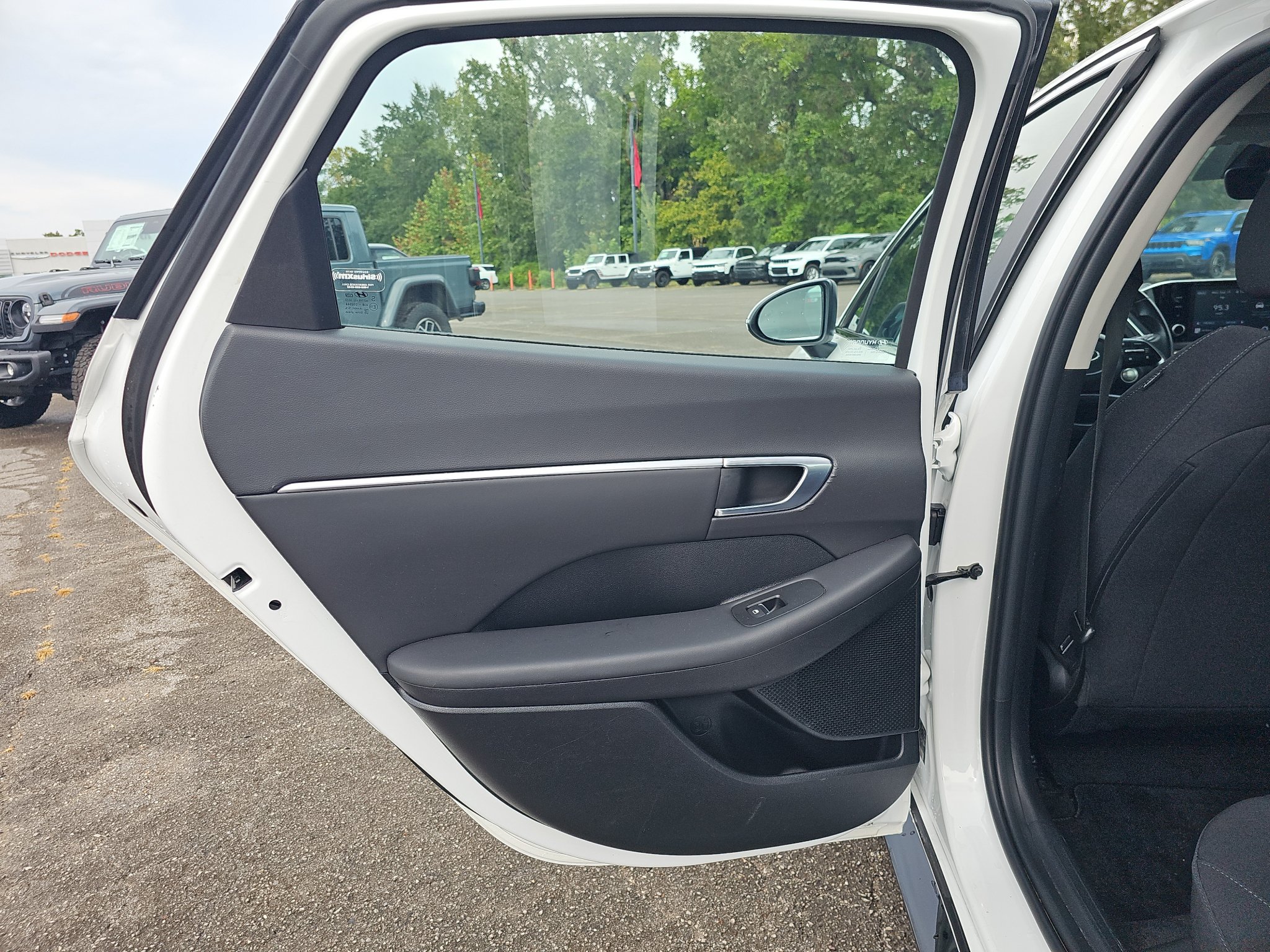 Used 2022 Hyundai Sonata SEL w/ Convenience Package FWD image 19