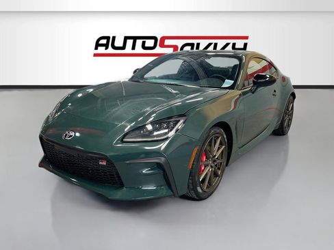 Used 2025 Toyota GR86 Hakone Edition RWD image 3