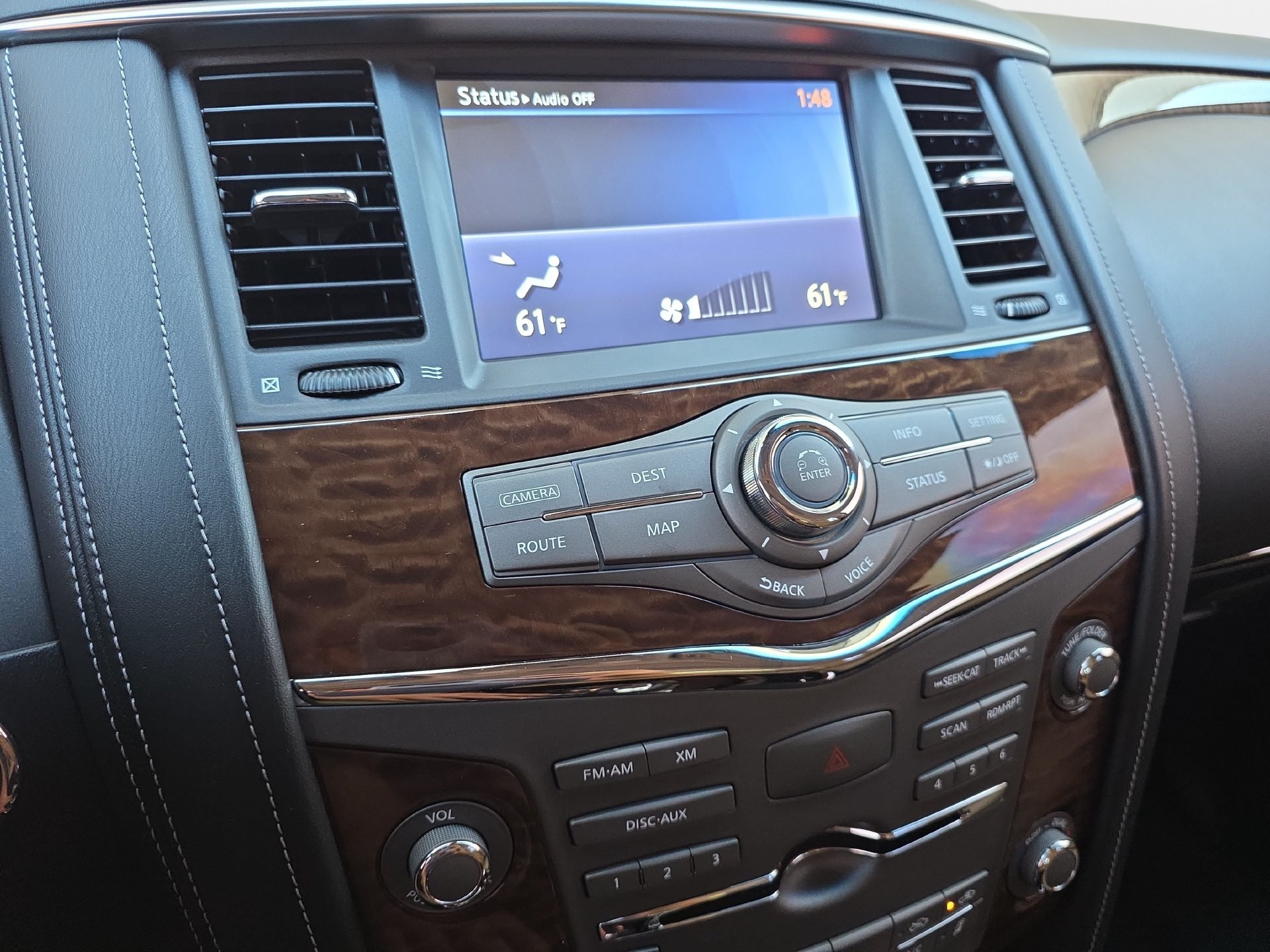 Used 2017 Nissan Armada Platinum w/ Interior Lighting Package AWD/4WD image 20