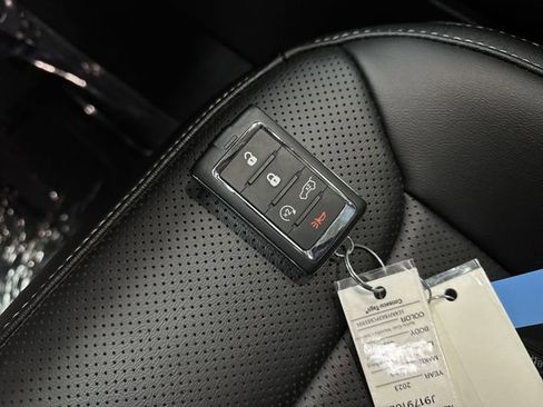 Used 2023 Jeep Grand Cherokee 4WD 4xe w/ Luxury Tech Group II image 31