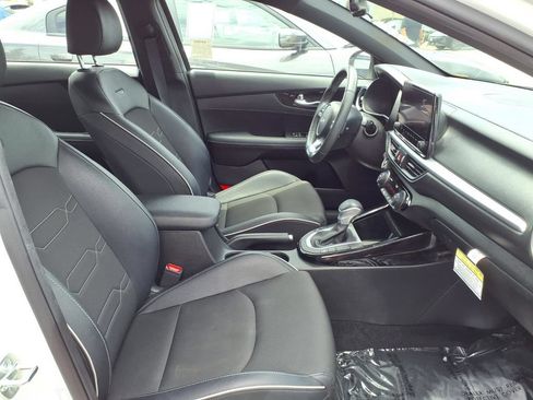 Certified 2023 Kia Forte GT-Line FWD image 7