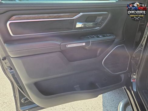 Used 2019 RAM 1500 Laramie AWD/4WD image 10