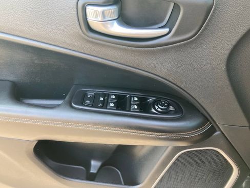 Used 2021 Jeep Compass Latitude AWD/4WD image 14