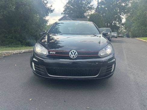 Used 2011 Volkswagen GTI 2-Door FWD image 3