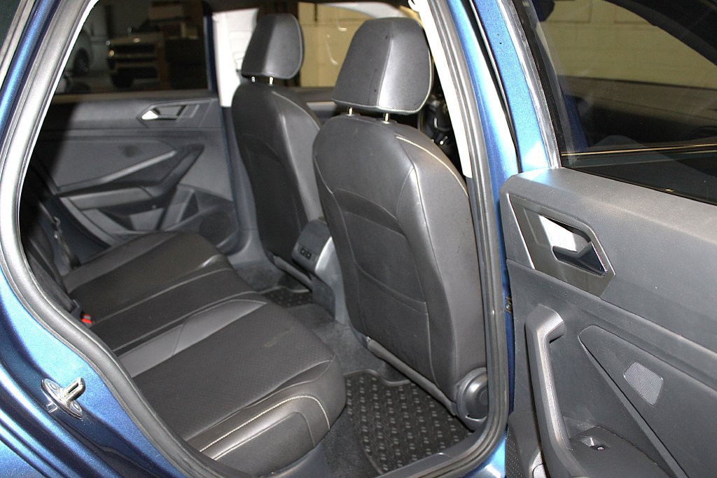 Used 2020 Volkswagen Jetta SE w/ SE Cold Weather Package FWD image 34