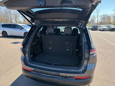 Certified 2025 Jeep Grand Cherokee L Laredo AWD/4WD image 19