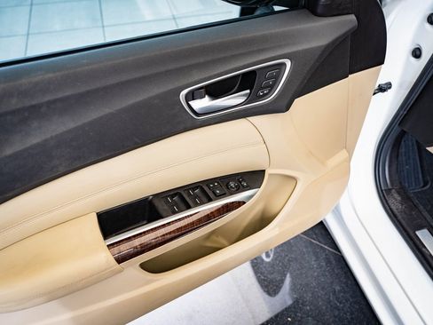 Certified 2018 Acura TLX w/ Technology Package image 21