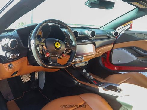 Used 2019 Ferrari Portofino image 27