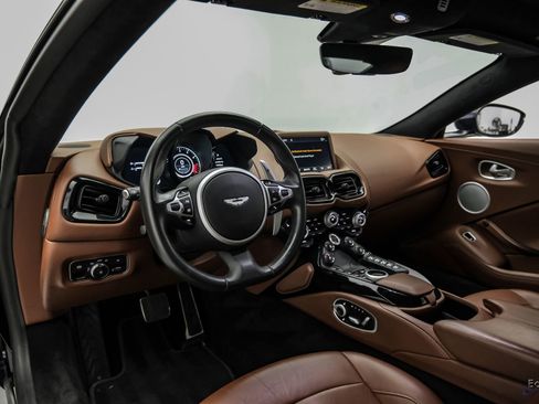 Used 2020 Aston Martin V8 Vantage Coupe RWD image 32