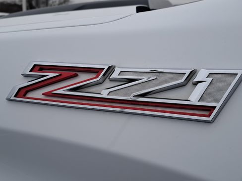 Used 2023 Chevrolet Silverado 1500 LT Trail Boss w/ Protection Package image 9