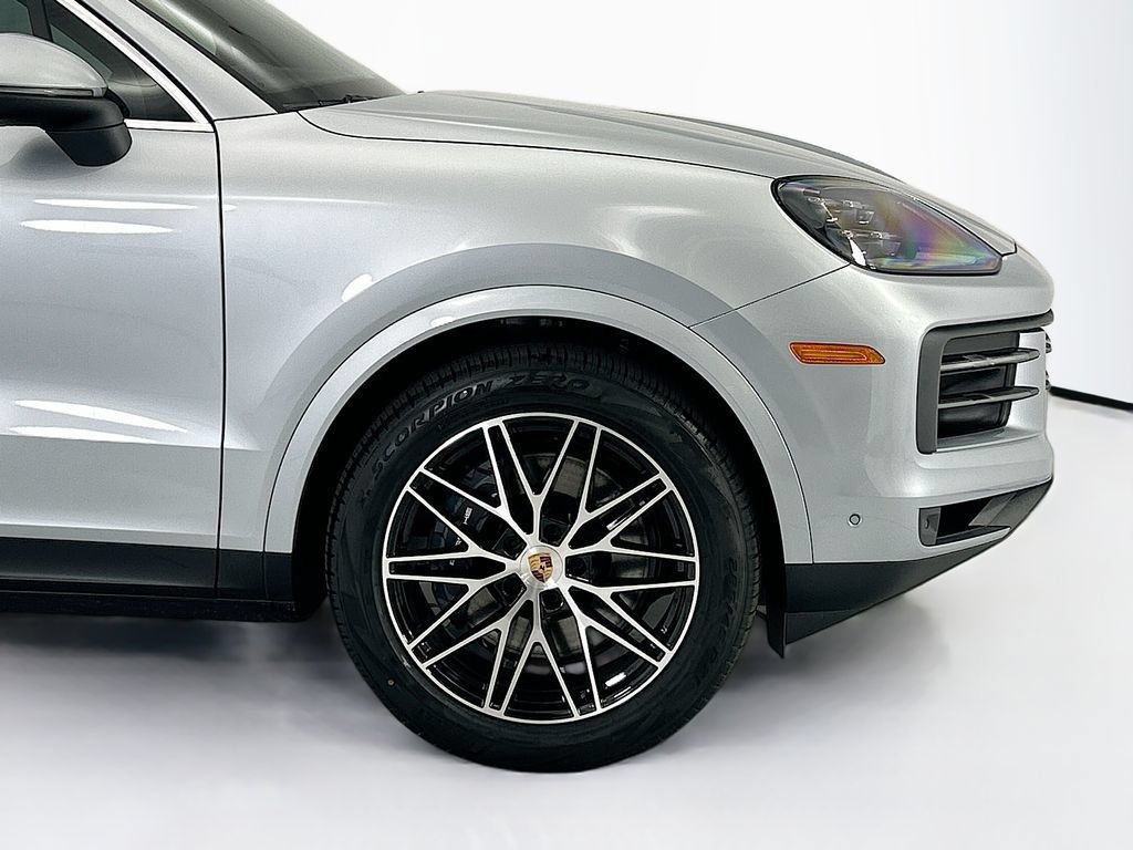 Used 2026 Porsche Cayenne AWD/4WD image 11