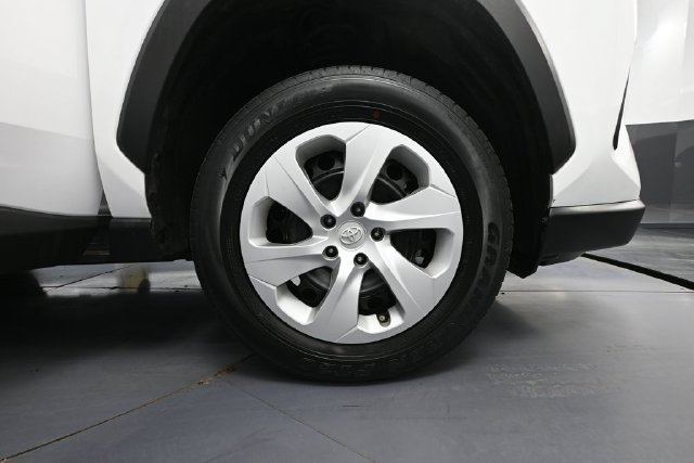 Used 2025 Toyota RAV4 LE FWD image 12