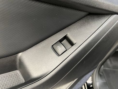 Used 2025 Chevrolet Equinox LT FWD image 16