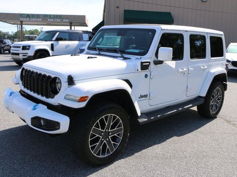 Used 2024 Jeep Wrangler High Altitude AWD/4WD image 1